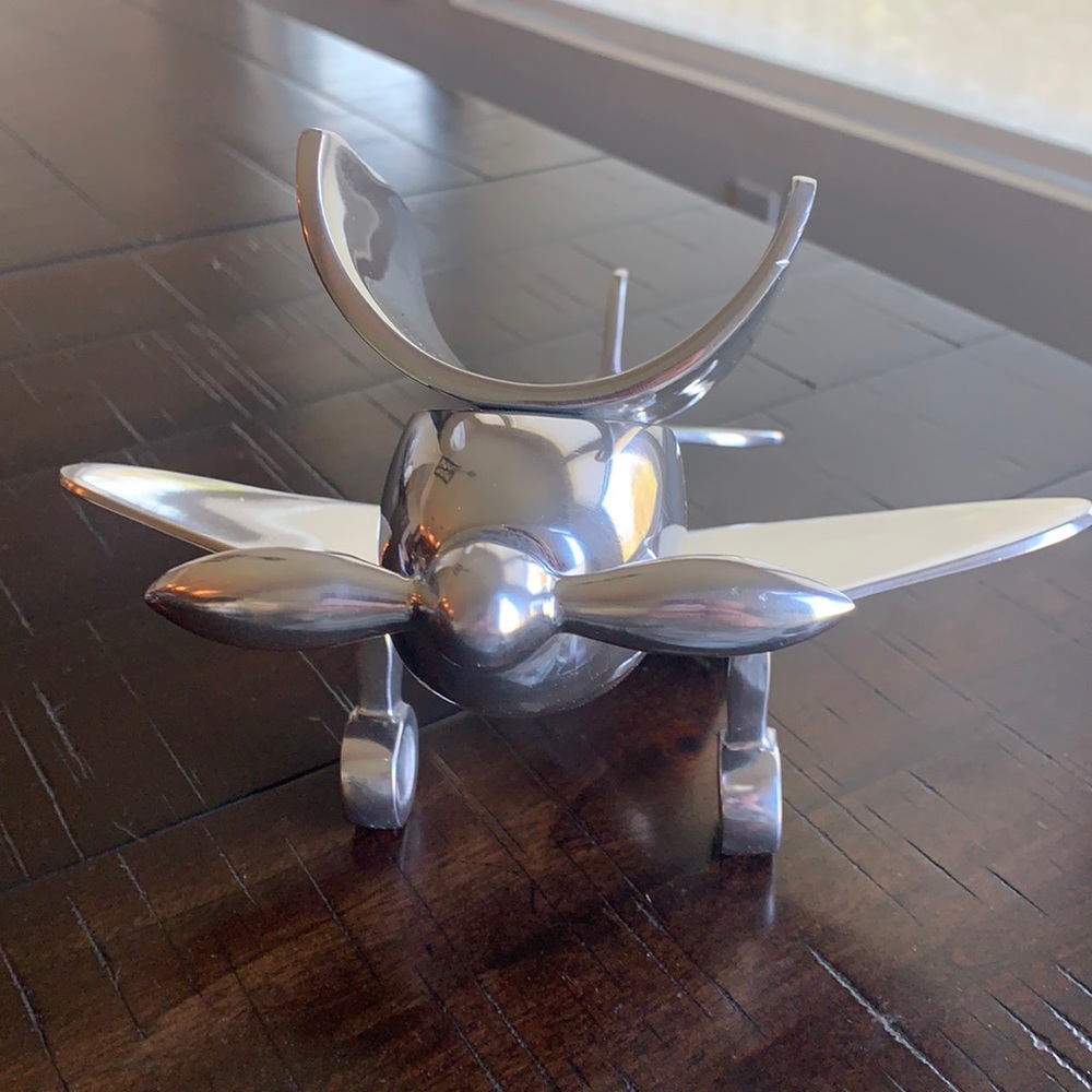 The Aviators Tavern Collection plane bottle holder